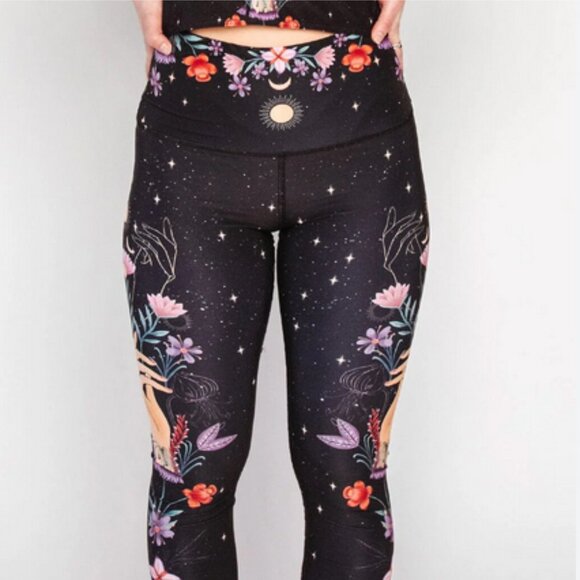 NWOT Yoga Democracy Celestial Timing Eco-Friendly Printed Leggings ~ Size Large - Picture 1 of 11